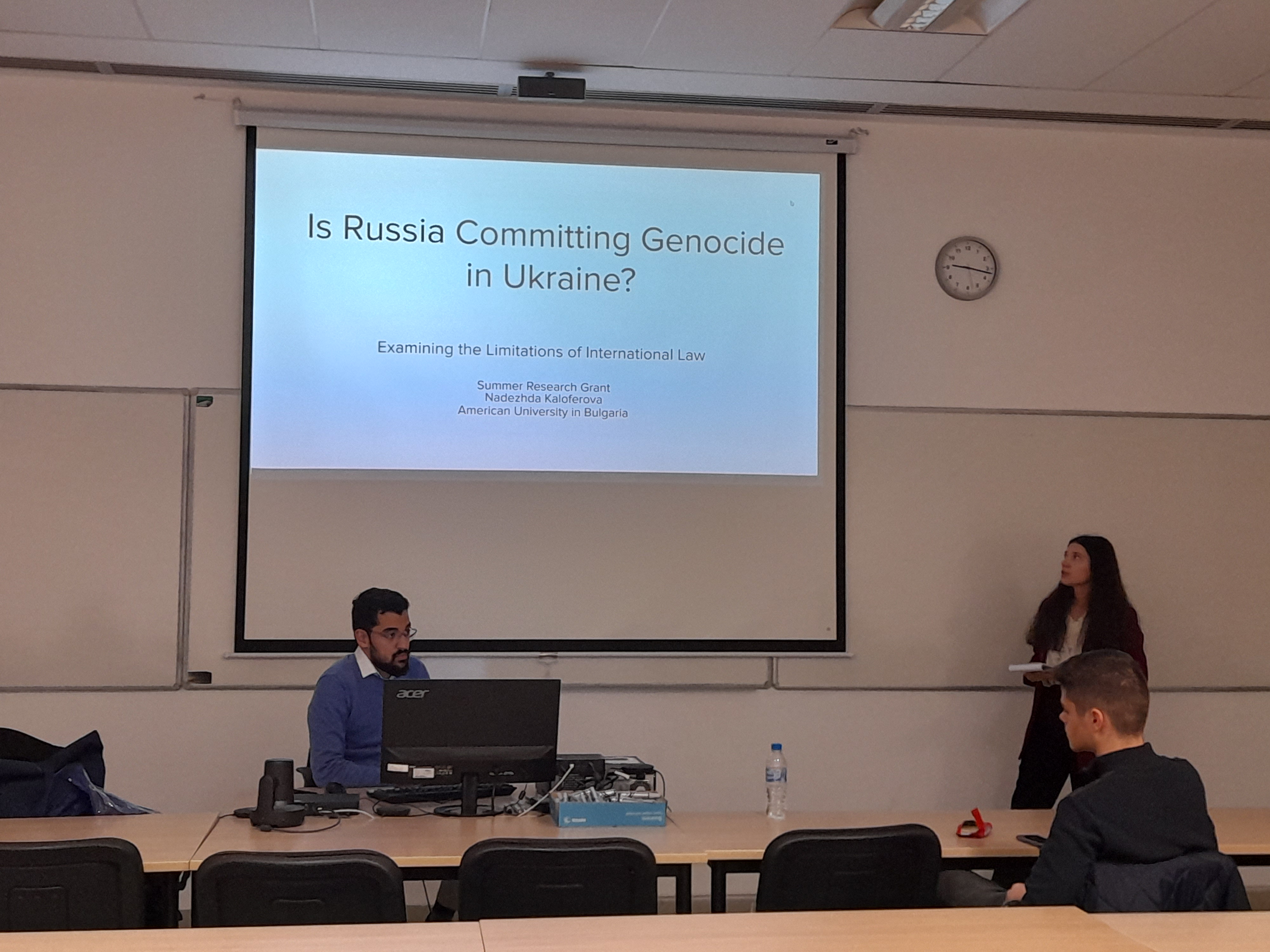 Nadezhda Kaloferova presenting her research. Tsvetina Georgieva for AUBG Daily.