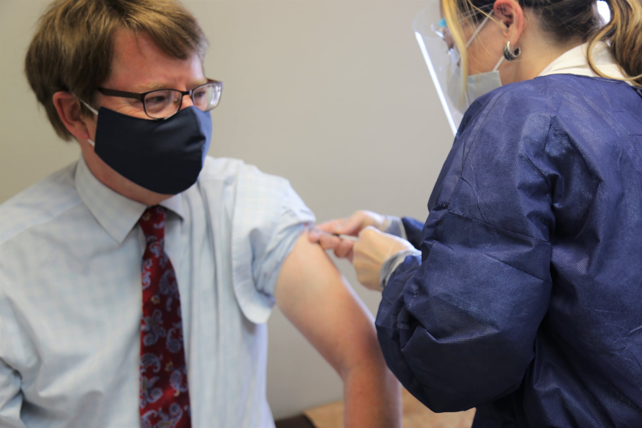 AUBG president David Evans recieving the vaccine. Photo derived from https://www.facebook.com/AUBGcurious/.