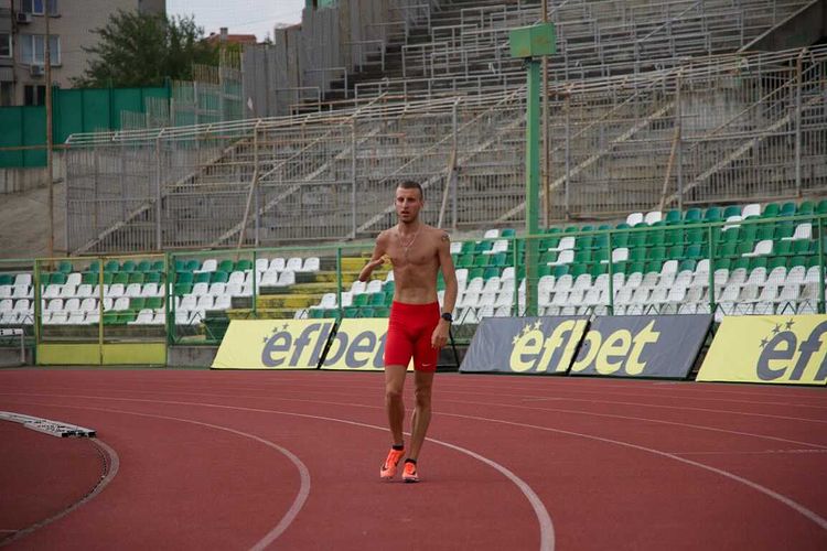 Stoyanov on the track during a training in Stara Zagora. Personal archive.